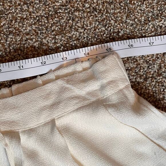 MNG Mango 100% Viscose White Shorts.  Size Medium - Picture 4 of 6